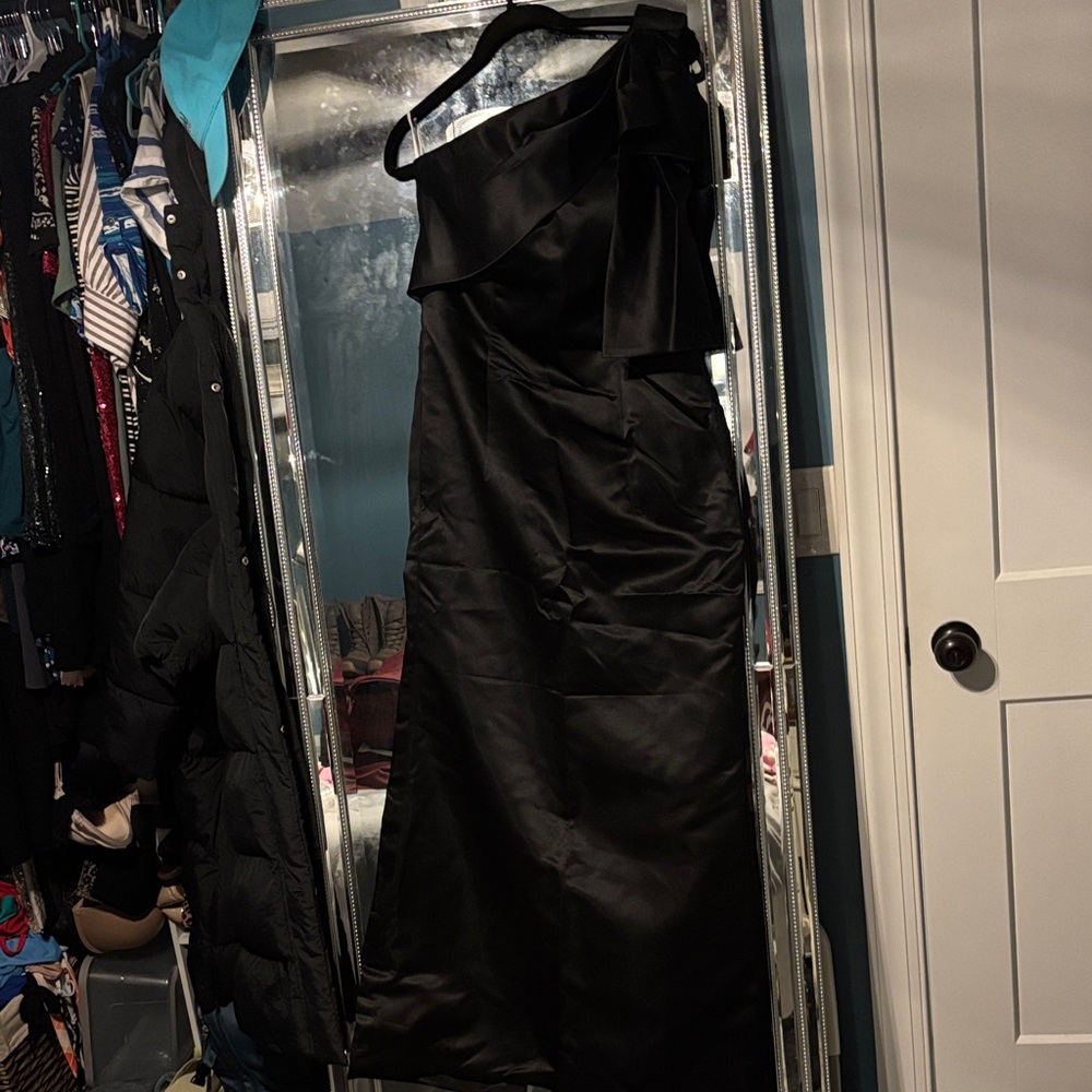 Chic Black Formal Dress